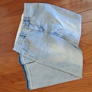 NWT Tribal jeans- Sophia curvy crop Micro Flare jeans size 4 Light Wash